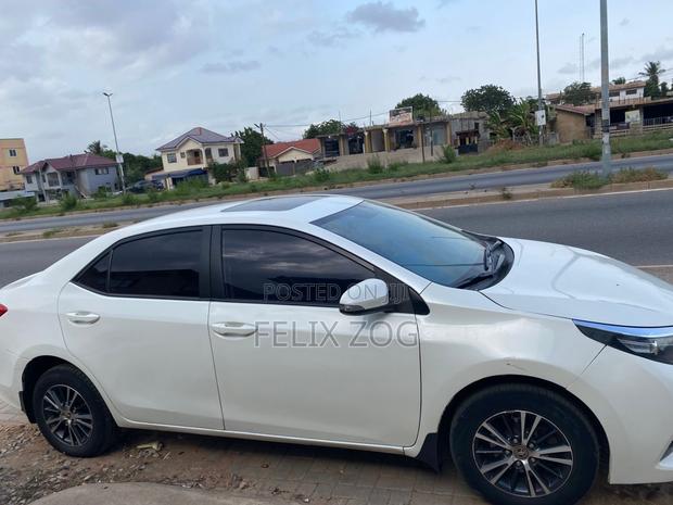 Toyota Corolla LE Eco Plus 4dr Sedan (1.8L 4cyl CVT) 2016 White