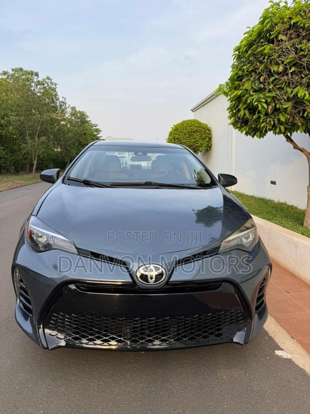 Toyota Corolla LE (1.8L 4cyl 2A) 2019 Gray