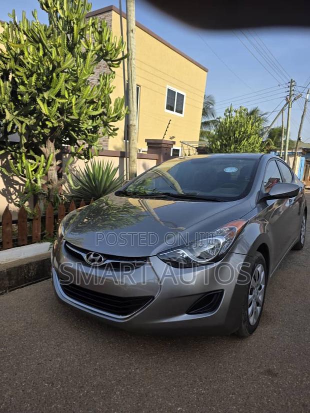 Hyundai Elantra GLS Sedan FWD (1.8L 4cyl 6A) 2013 Gray