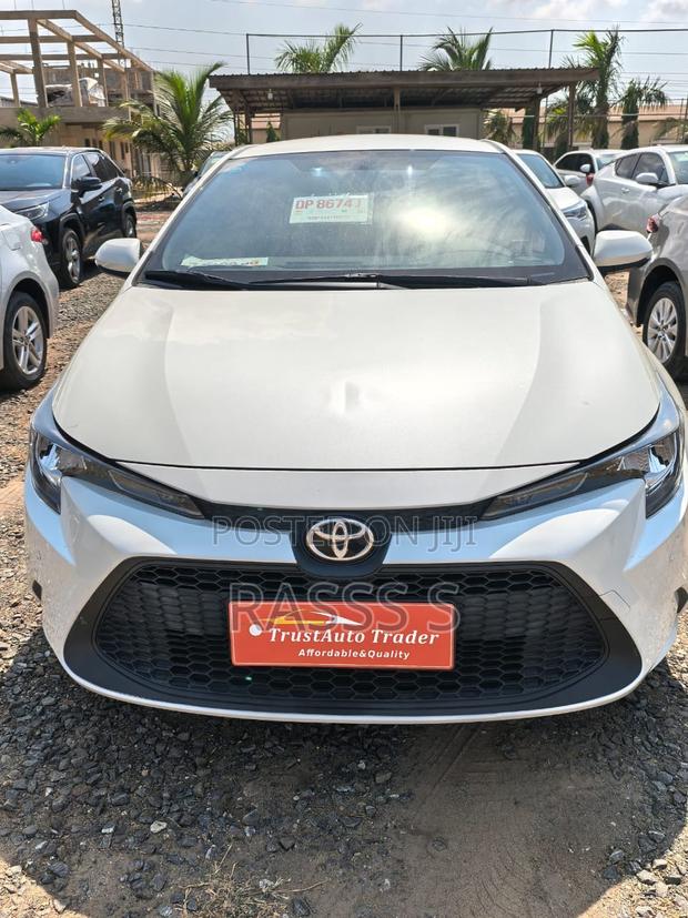 Toyota Corolla 2020 White