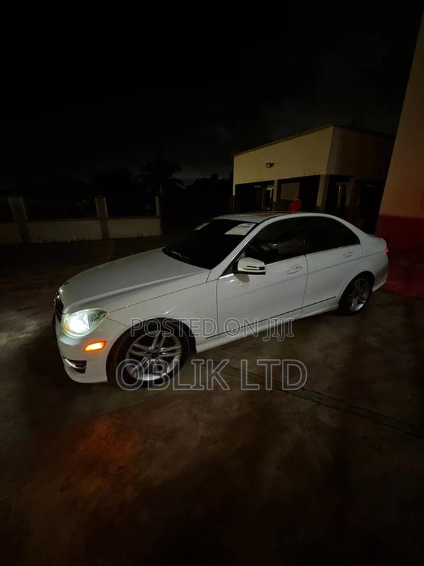 Mercedes-Benz C300 Sport 4Matic Sedan AWD (3.5L 6cyl 7A) 2014 White
