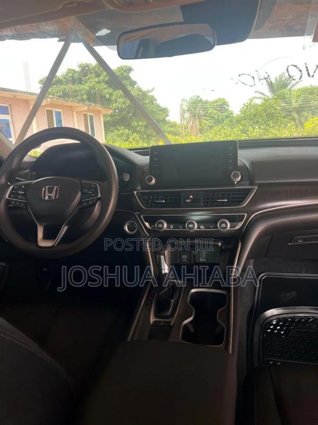 Honda Accord EX (1.5L 4cyl Turbo CVT) 2019 White