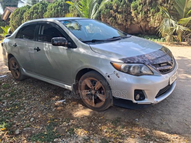 Toyota Corolla S Special Edition 4dr Sedan (1.8L 4cyl 4A) 2013 Silver