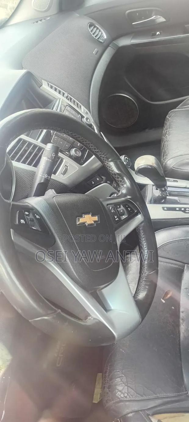 Chevrolet Cruze 1LT 2012 Gold