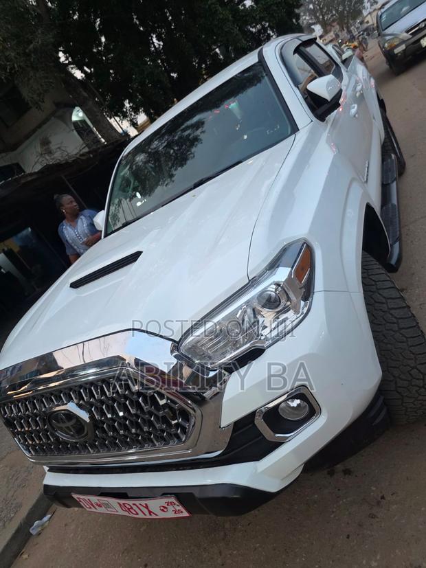 Toyota Tacoma 2021 White