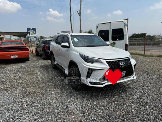 Toyota Fortuner 2.7 AWD 2018 White