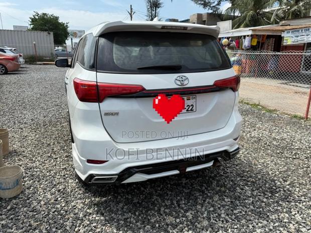 Toyota Fortuner 2.7 AWD 2018 White