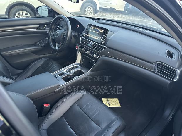 Honda Accord Touring 2.0T 2018 Black