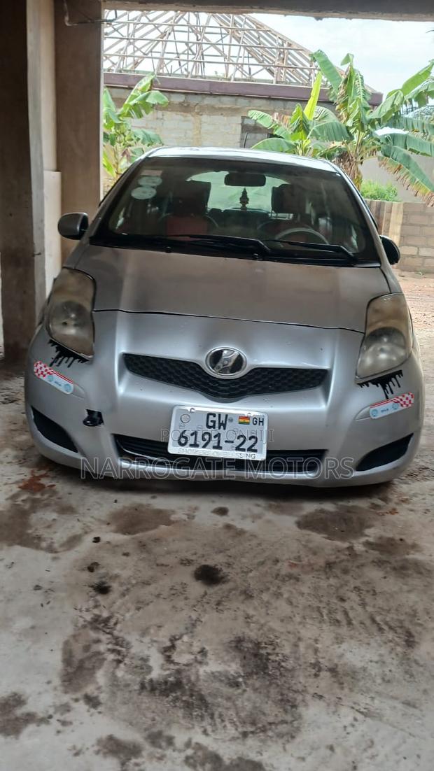 Toyota Vitz 2008 Silver
