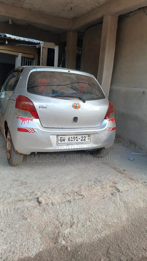 Toyota Vitz 2008 Silver