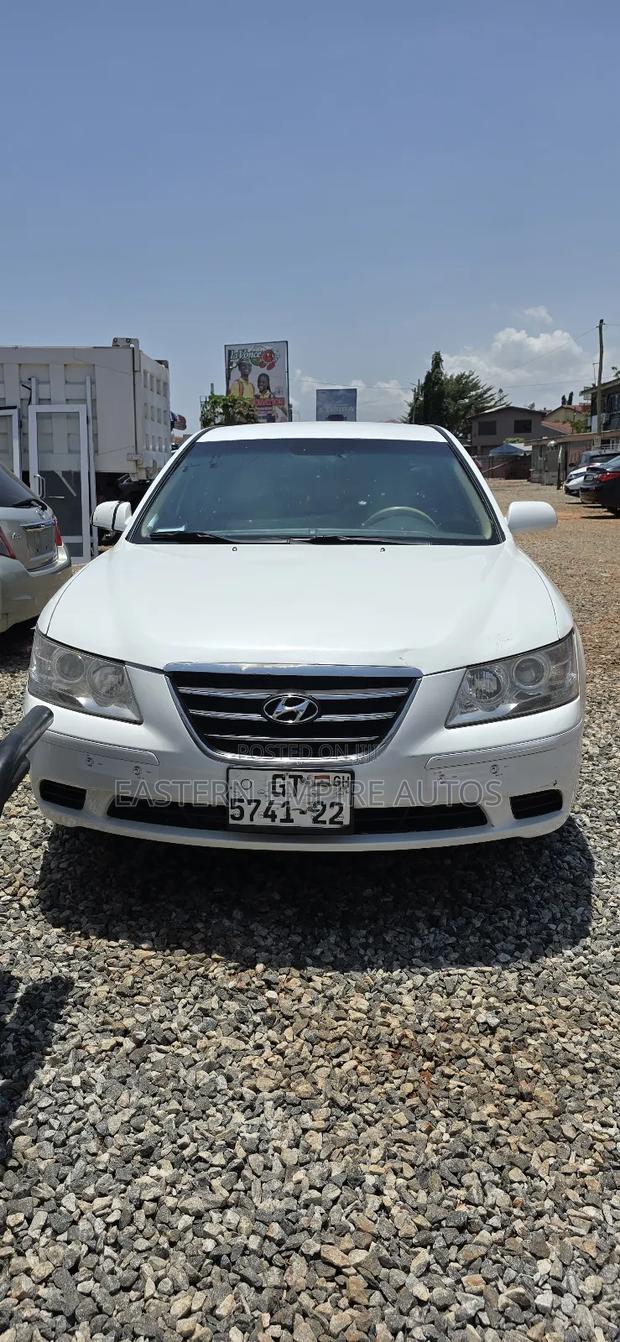 Hyundai Sonata GLS Sedan FWD (2.4L 4cyl 5A) 2010 White