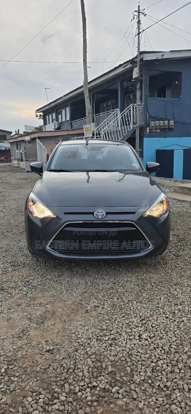 Toyota Yaris iA 1.5 FWD 2017 Gray