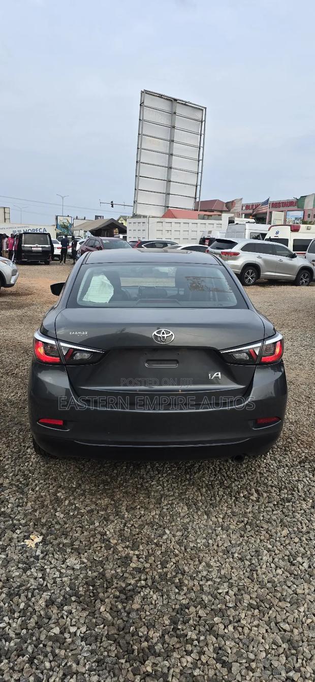 Toyota Yaris iA 1.5 FWD 2017 Gray