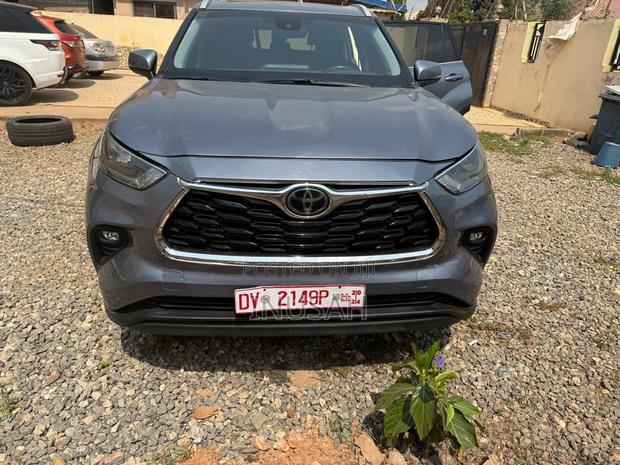Toyota Highlander XLE AWD 2024 Gray