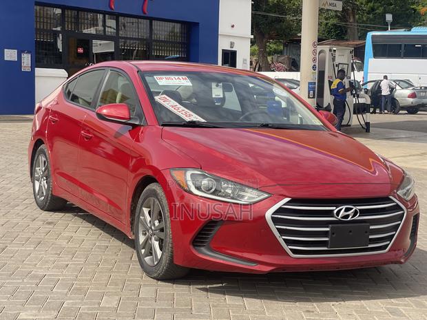 Hyundai Elantra SE Sedan FWD (2.0L 4cyl 6M) 2017 Red
