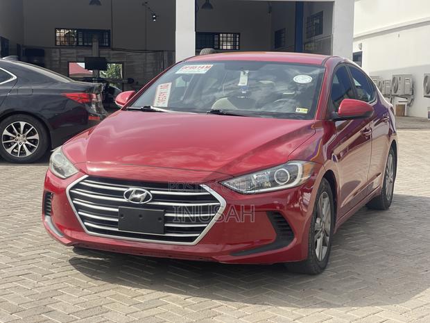 Hyundai Elantra SE Sedan FWD (2.0L 4cyl 6M) 2017 Red