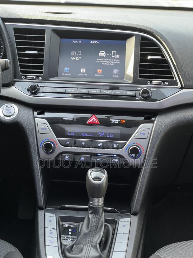 Hyundai Elantra Sport Sedan FWD (1.6L 4cyl 6M) 2017 Black