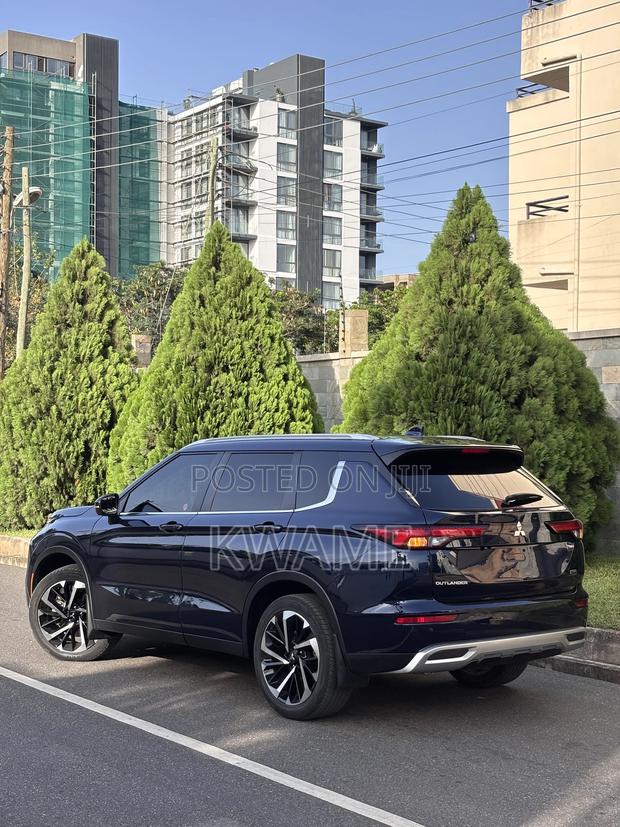 Mitsubishi Outlander SEL 2023 Blue