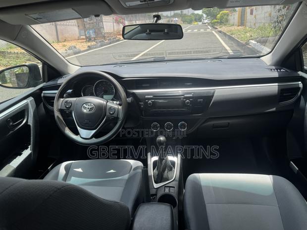 Toyota Corolla 2015 Black