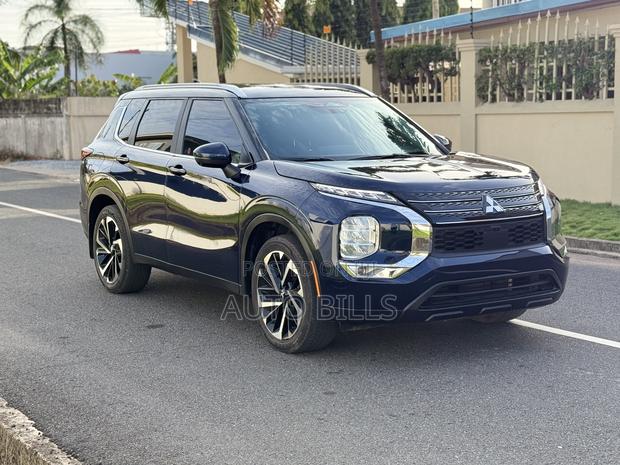 Mitsubishi Outlander SE 2022 Blue
