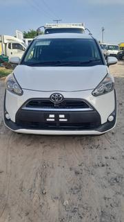 Toyota Sienta 2016 White for sale