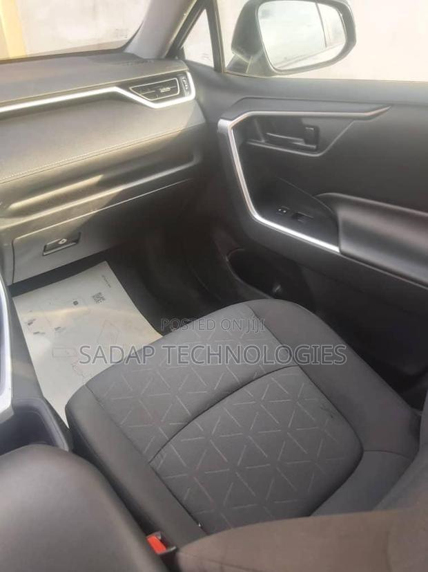 Toyota RAV4 LE 2022 Gray