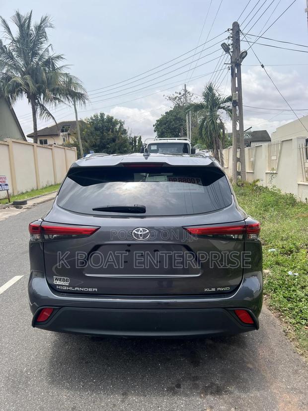 Toyota Highlander XSE 2021 Gray