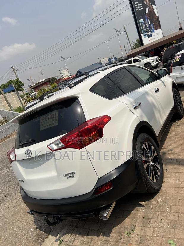 Toyota RAV4 Limited 4dr SUV AWD (2.5L 4cyl 6A) 2015 White