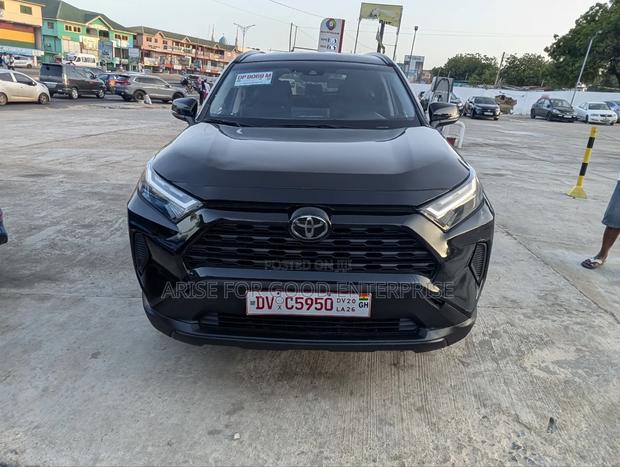 Toyota RAV4 XLE 2025 Black