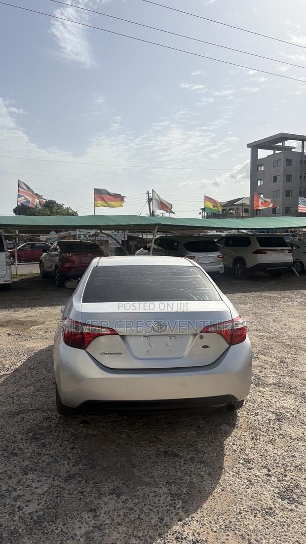 Toyota Corolla 2016 Gray
