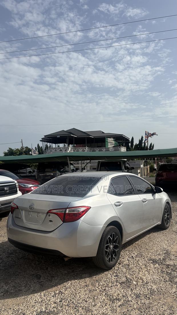 Toyota Corolla 2016 Gray