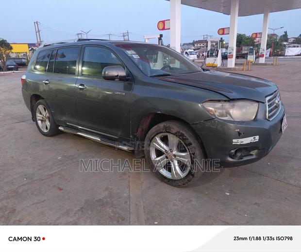 Toyota Highlander Limited 2010
