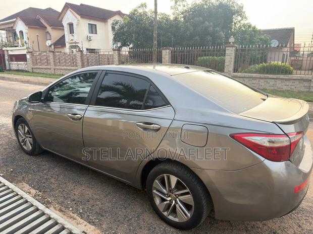 Toyota Corolla LE Eco Premium 4dr Sedan (1.8L 4cyl CVT) 2014 Brown
