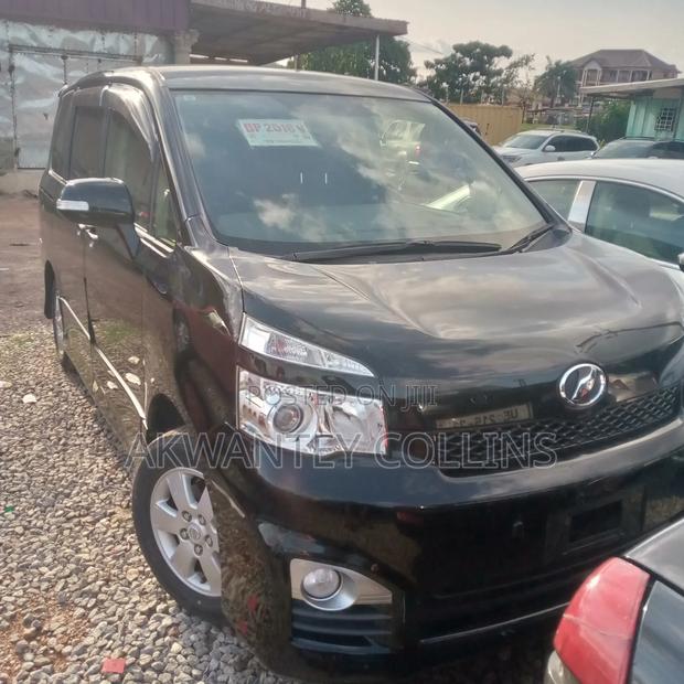 Toyota Voxy 2013 Black