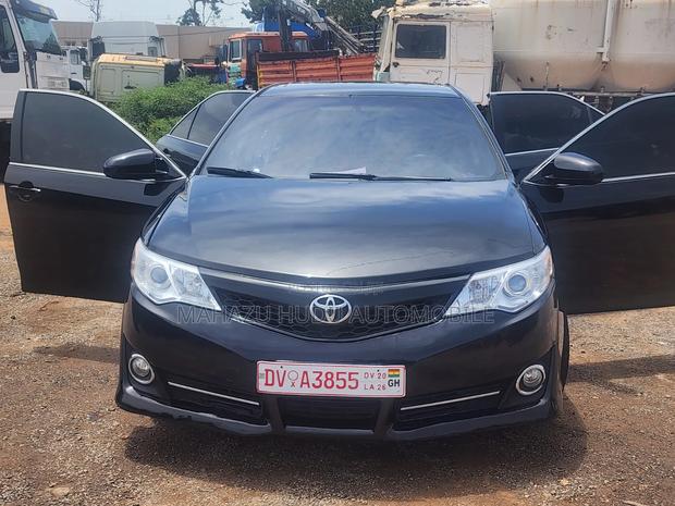 Toyota Camry SE 4dr Sedan (2.5L 4cyl 6A) 2013 Black