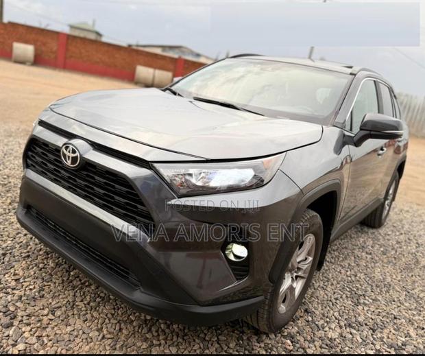 Toyota RAV4 2023 Gray