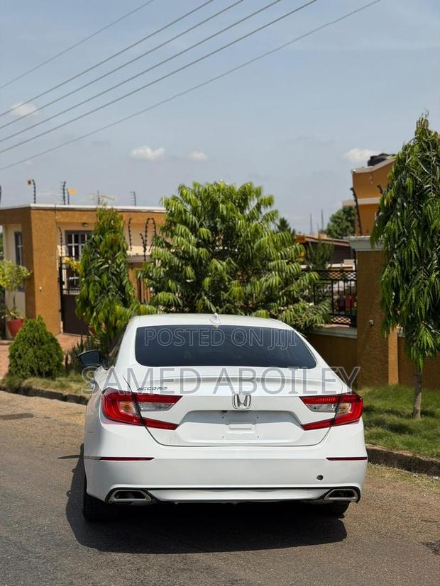 Honda Accord 2018 White