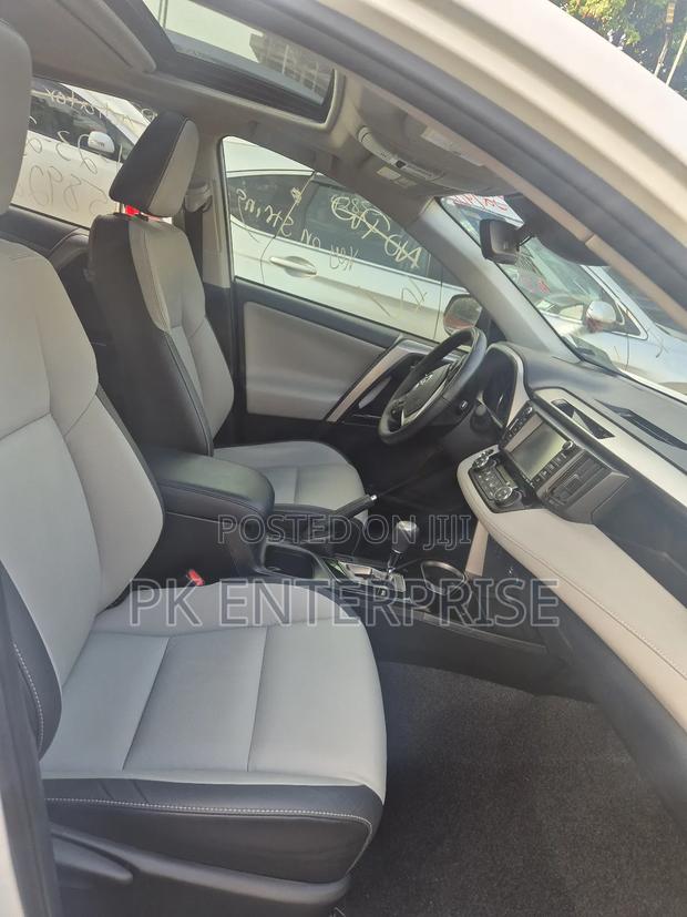 Toyota RAV4 2018 White