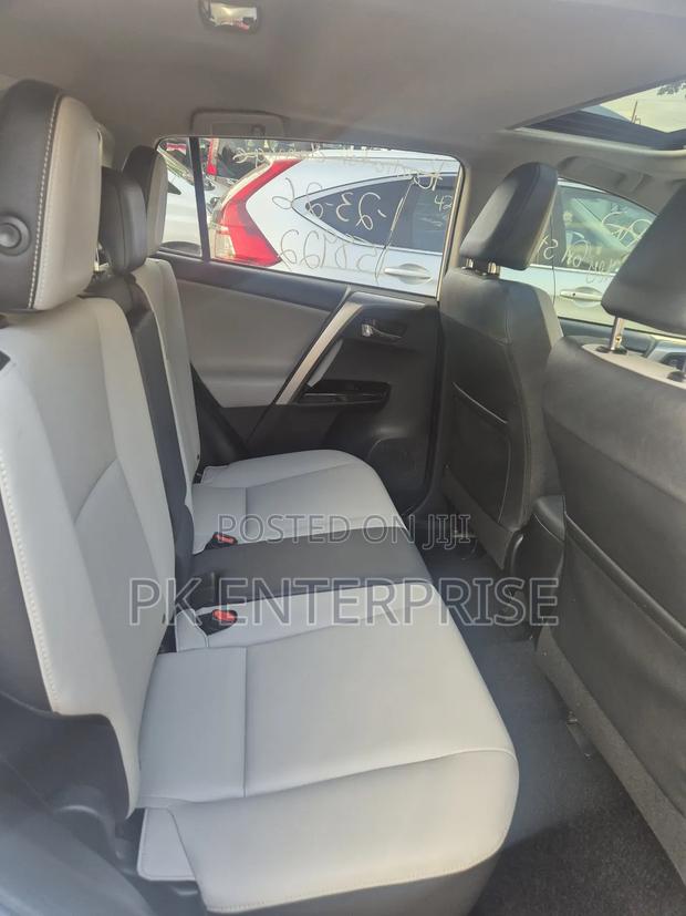 Toyota RAV4 2018 White