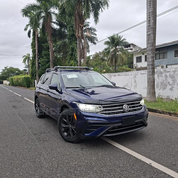 Volkswagen Tiguan SE 2024 Blue
