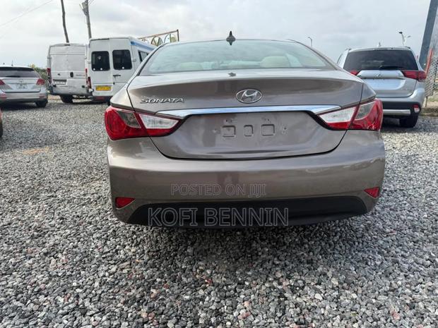 Hyundai Sonata Limited 4dr Sedan (2.4L 4cyl 6A) 2014 Brown
