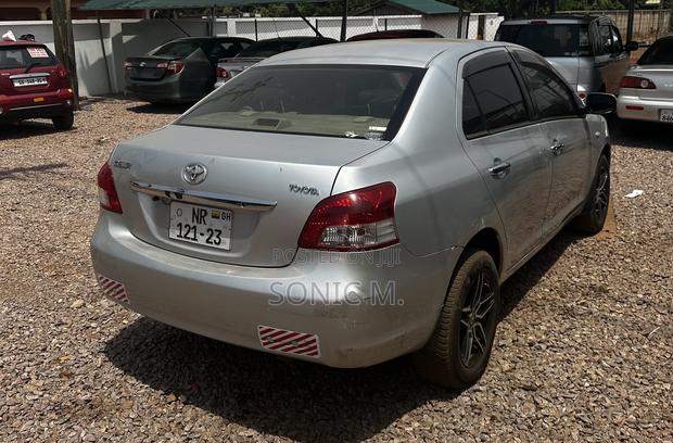 Toyota Belta 2010 Gray