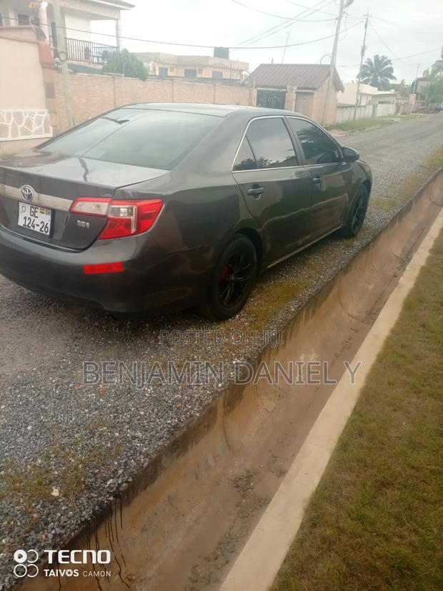 Toyota Camry Hybrid XLE 2012 Gray