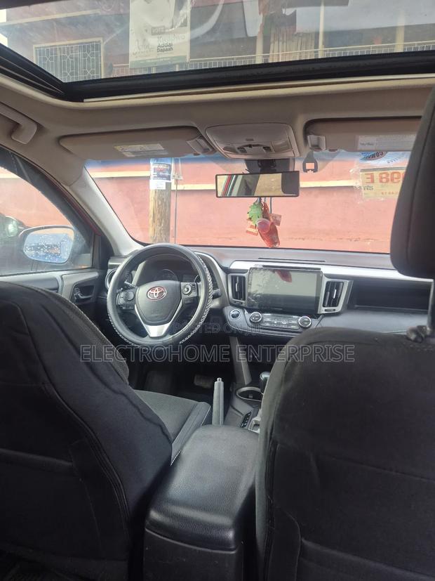 Toyota RAV4 XLE AWD (2.5L 4cyl 6A) 2017 Red