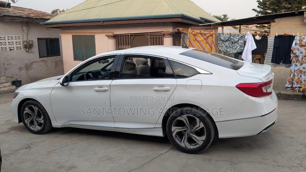 Honda Accord 2018 White