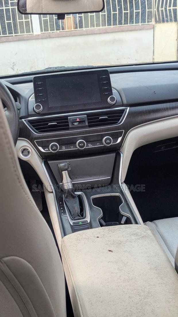 Honda Accord 2018 White