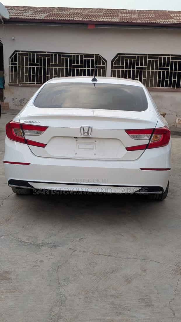 Honda Accord 2018 White