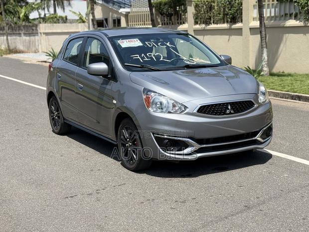 Mitsubishi Mirage SE 2020 Gray