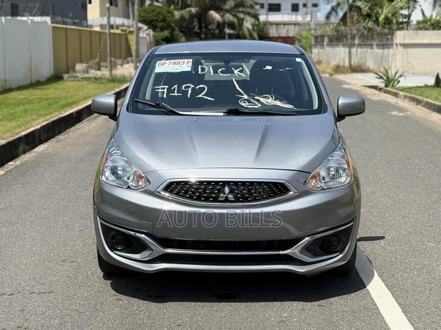 Mitsubishi Mirage SE 2020 Gray