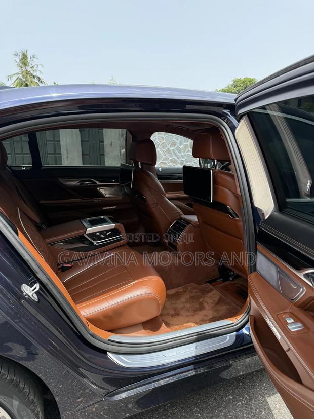 BMW 7 Series 745Le xDrive 2021 Green